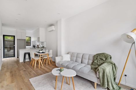 Photo of property in 3 Meg Lane, Glen Eden, 0602