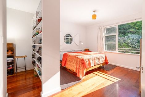 Photo of property in 189 Breaker Bay Road, Breaker Bay, Wellington, 6022