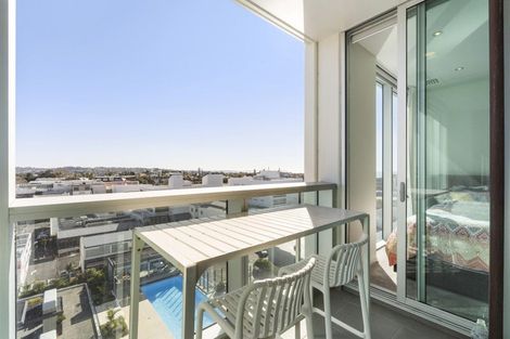 Photo of property in Sentinel Apartments, 806/3 Northcroft Street, Takapuna, Auckland, 0622