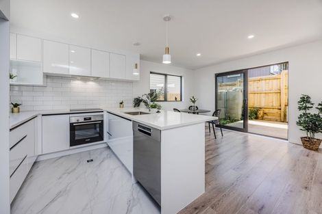 Photo of property in 2/6 Pah Road, Papatoetoe, Auckland, 2025