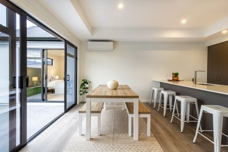 Photo of property in 98 Eriksen Road, Te Awa, Napier, 4110