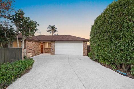 Photo of property in 8 George Arthur Place, Pukekohe, 2120