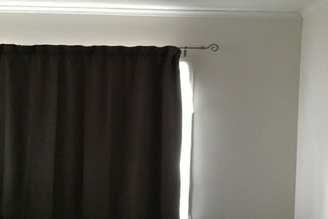 Photo of property in 4 Vanguard Road, Kelston, Auckland, 0602