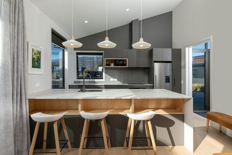 Photo of property in 11 Cleland Close, Wanaka, 9382