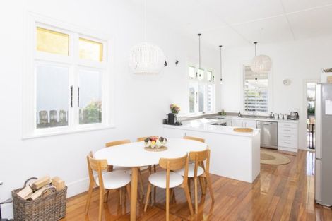 Photo of property in 337 Aberdeen Road, Gisborne, 4010