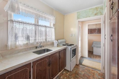 Photo of property in 7 Putini Road, Mangere Bridge, Auckland, 2022