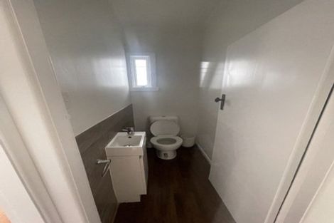 Photo of property in 74 Malvern Road, Morningside, Auckland, 1022