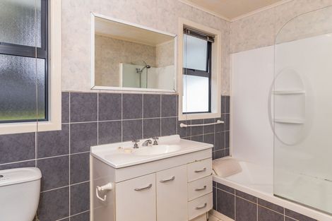 Photo of property in 106 Tamatea Road, Taupo, 3330