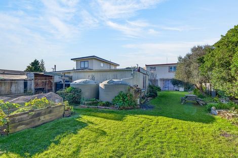 Photo of property in 44 Pinedale Crescent, Riversdale Beach, Masterton, 5872