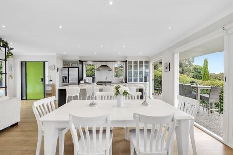 Photo of property in 3 Page Point, Mellons Bay, Auckland, 2014