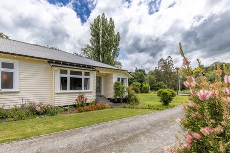 Photo of property in 36 Riverdale Road, Dannevirke, 4930