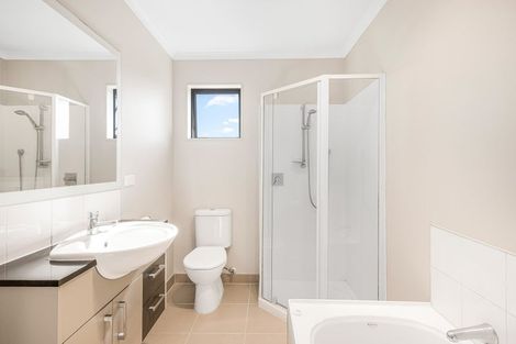 Photo of property in 2 Anna Lane, Glen Eden, Auckland, 0602