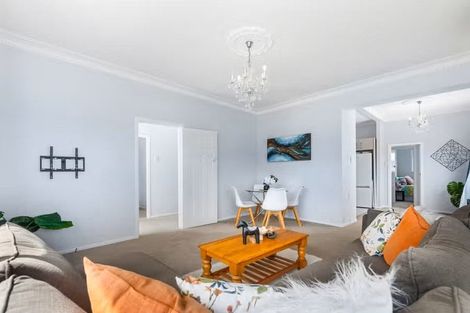 Photo of property in 11 Craigbank Avenue, New Lynn, Auckland, 0600