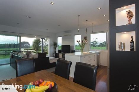 Photo of property in 407 Tikorangi Road East, Tikorangi, Waitara, 4383