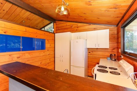 Photo of property in 77 Riversdale Drive, Merrilands, New Plymouth, 4312