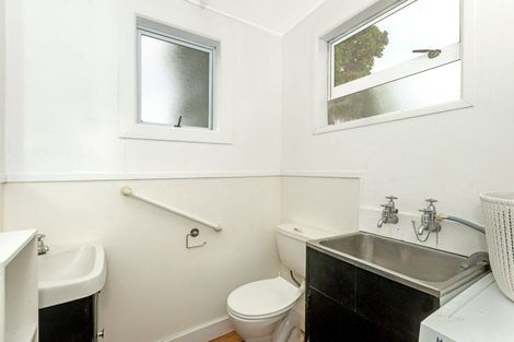 Photo of property in 64 Awapuni Road, Awapuni, Gisborne, 4010