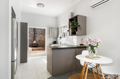 Photo of property in 54 Rolleston Street, Mount Cook, Wellington, 6021