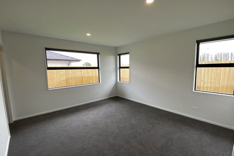 Photo of property in 23 Bill Hammond Drive, Belfast, 8051