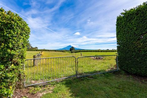 Photo of property in 2062 South Road, Otakeho, Hawera, 4678