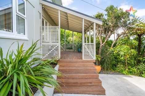 Photo of property in 46 Maungaraki Road, Korokoro, Lower Hutt, 5012