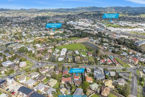 Photo of property in 2/46 View Road, Henderson, Auckland, 0612