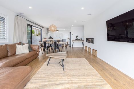 Photo of property in 74 Kotare Street, Waikanae, 5036