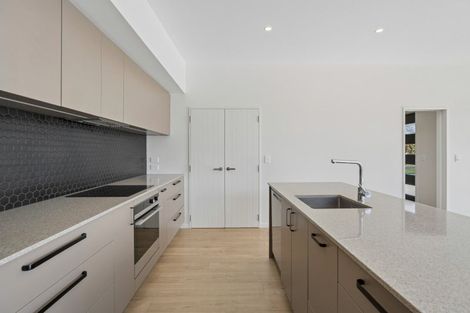 Photo of property in 5 Wallace Place, Wanaka, 9305