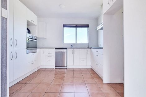 Photo of property in 57a Tiroroa Avenue, Te Atatu South, Auckland, 0610