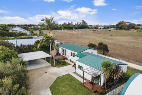 Photo of property in 11 Second Avenue, Glenbrook, Waiuku, 2681