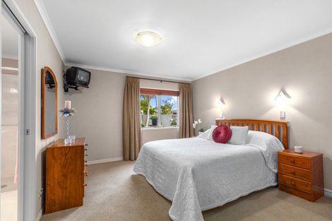 Photo of property in 1 Saratoga Court, Papamoa Beach, Papamoa, 3118