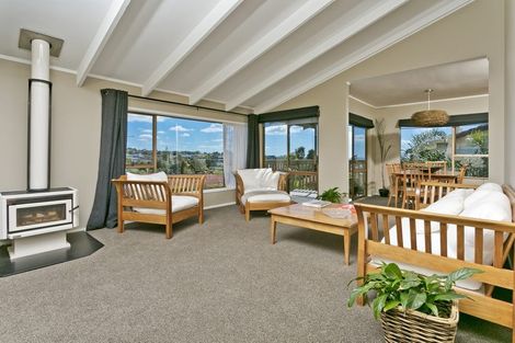 Photo of property in 14 Galaxy Drive, Mairangi Bay, Auckland, 0630