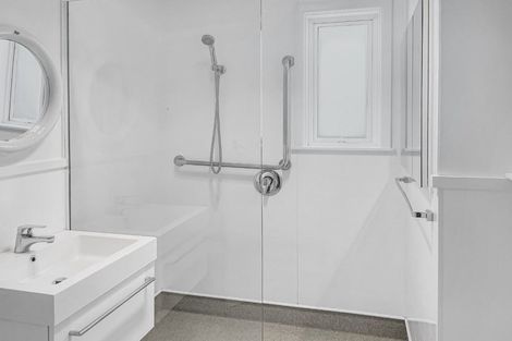 Photo of property in 7a Sequoia Place, Maoribank, Upper Hutt, 5018