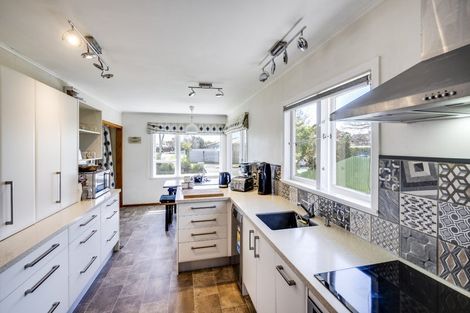 Photo of property in 39 Henley Crescent, Pirimai, Napier, 4112