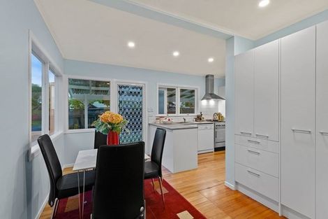 Photo of property in 13 Claverdon Drive, Massey, Auckland, 0614