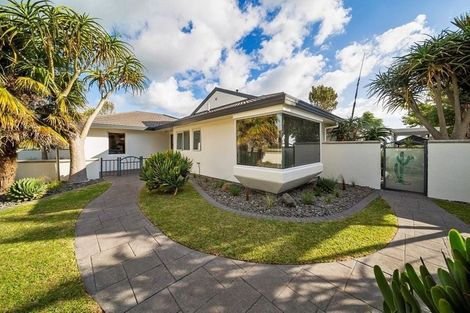 Photo of property in 12 Shelter Grove, Frankleigh Park, New Plymouth, 4310