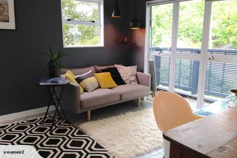 Photo of property in 14a Glade Place, Birkenhead, Auckland, 0626