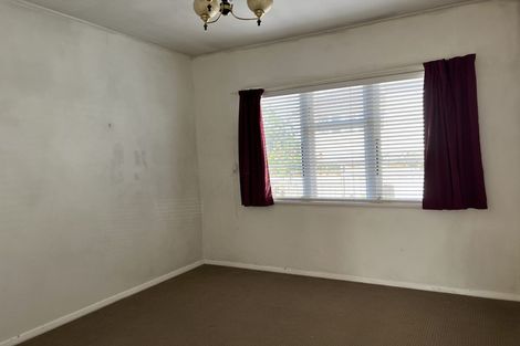 Photo of property in 13 Waiohua Road, Greenlane, Auckland, 1061