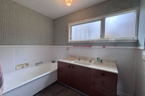 Photo of property in 23 Highfield Place, Avonhead, Christchurch, 8042