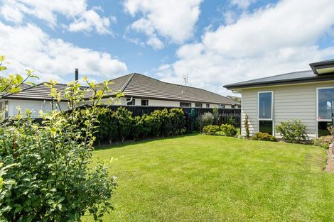 Photo of property in 77 Sandhurst Drive, Papamoa Beach, Papamoa, 3118
