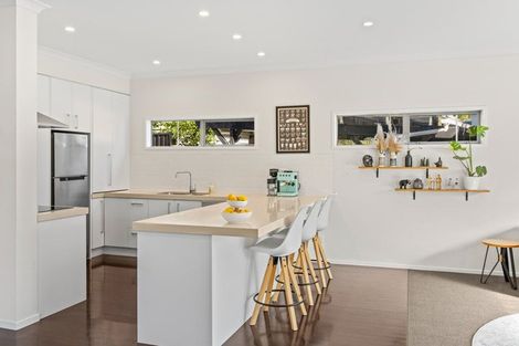 Photo of property in 7a Justin Place, Te Atatu Peninsula, Auckland, 0610