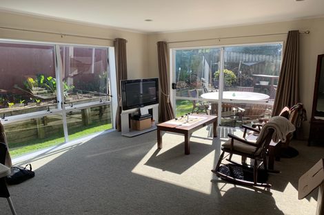 Photo of property in 1/17 Kells Place, Botany Downs, Auckland, 2010