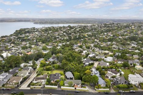 Photo of property in 24a Alexander Street, Cockle Bay, Auckland, 2014