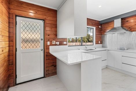 Photo of property in 117 Botany Road, Botany Downs, Auckland, 2010