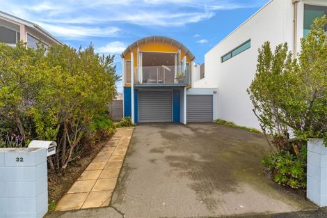 Photo of property in 32 Esplanade, Sumner, Christchurch, 8081
