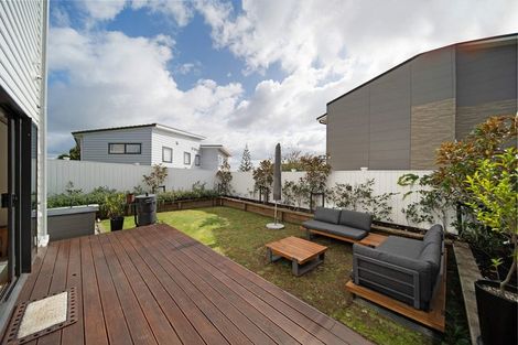 Photo of property in 8 Awakirihi Close, Shamrock Park, Auckland, 2016