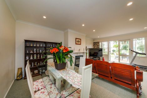Photo of property in 4 The Oaks, Awapuni, Palmerston North, 4412