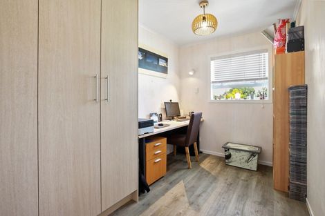 Photo of property in 1 Morrow Avenue, St Andrews, Hamilton, 3200