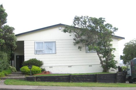 Photo of property in 73 Baylands Drive, Newlands, Wellington, 6037