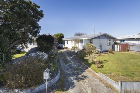 Photo of property in 33 Tararua Terrace, Cloverlea, Palmerston North, 4412