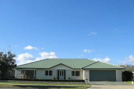 Photo of property in 69 Guildford Drive, Paraparaumu, 5032